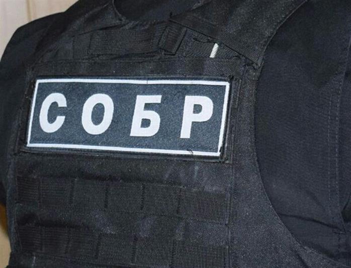 При содействии тюменского СОБР пресечена деятельность подпольного цеха по производству немаркированного алкоголя