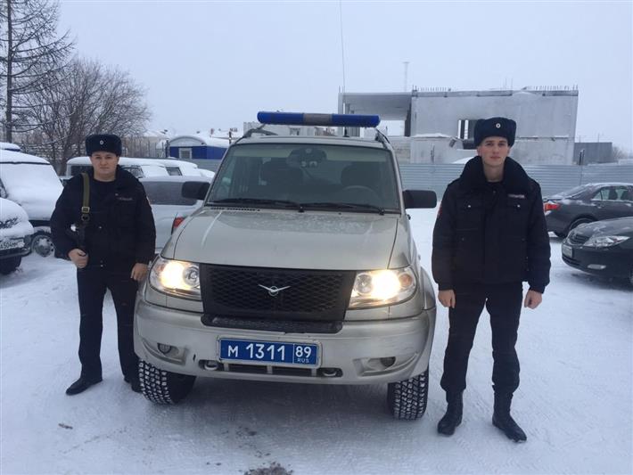 На Ямале росгвардейцы задержали мужчину, устроившего поножовщину в магазине