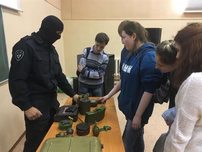Читинский ОМОН на транспорте присоединился к всероссийской акции «Нет ненависти и вражде!»