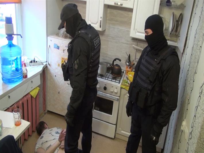 Сотрудники вологодского СОБР и полиции задержали подозреваемых в мошенничестве