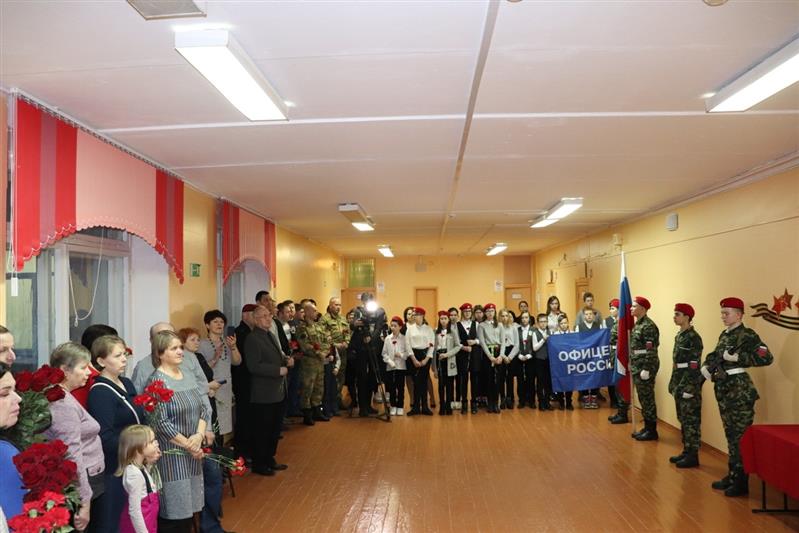 В Северодвинске установили именную доску в память о погибшем воине правопорядка