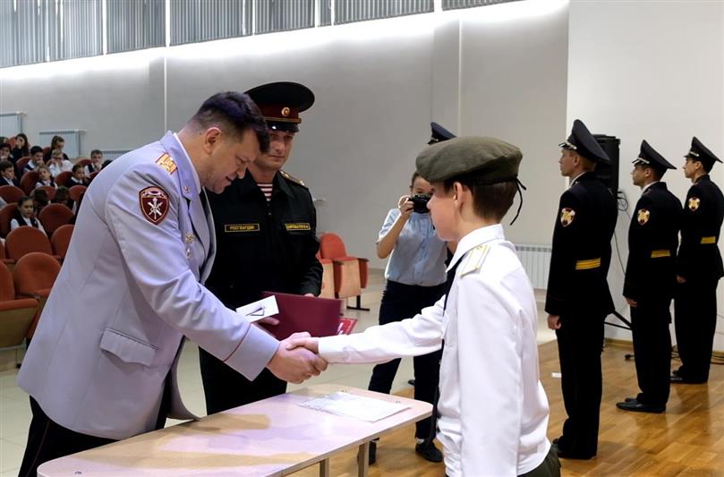 В Курске открылся кадетский класс Росгвардии имени кавалера ордена Мужества Игоря Казакова (видео)