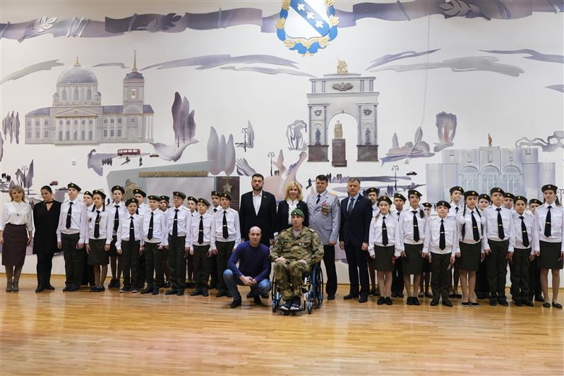 В Курске открылся кадетский класс Росгвардии имени кавалера ордена Мужества Игоря Казакова (видео)