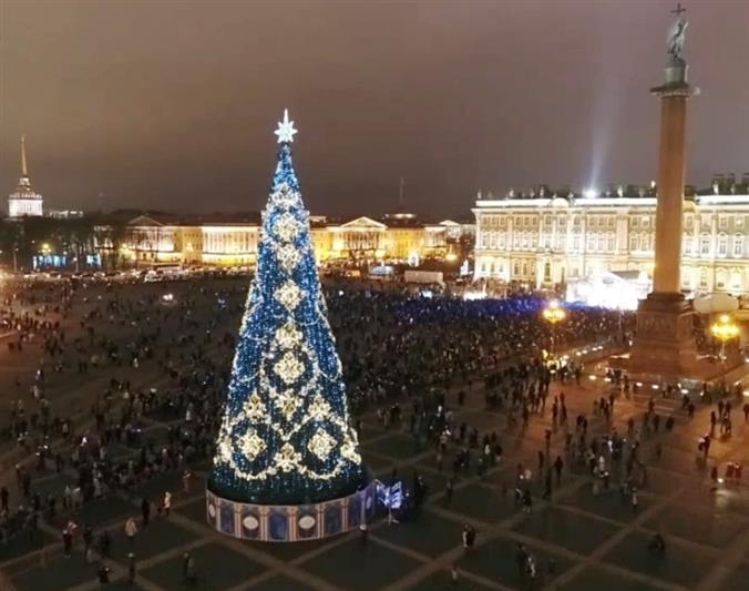 Росгвардия обеспечила правопорядок во время торжественного открытия новогодних праздников в Петербурге 