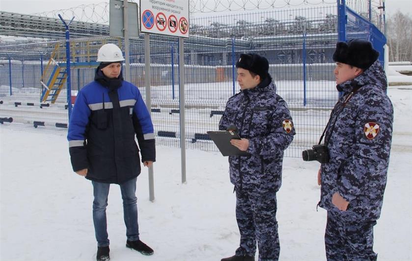 Росгвардейцы проверили системы безопасности объектов ТЭК в Тюменской области