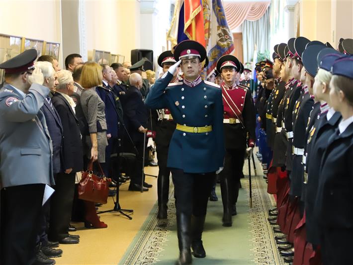 В Новосибирске учащиеся профильных классов Росгвардии торжественно посвящены в кадеты