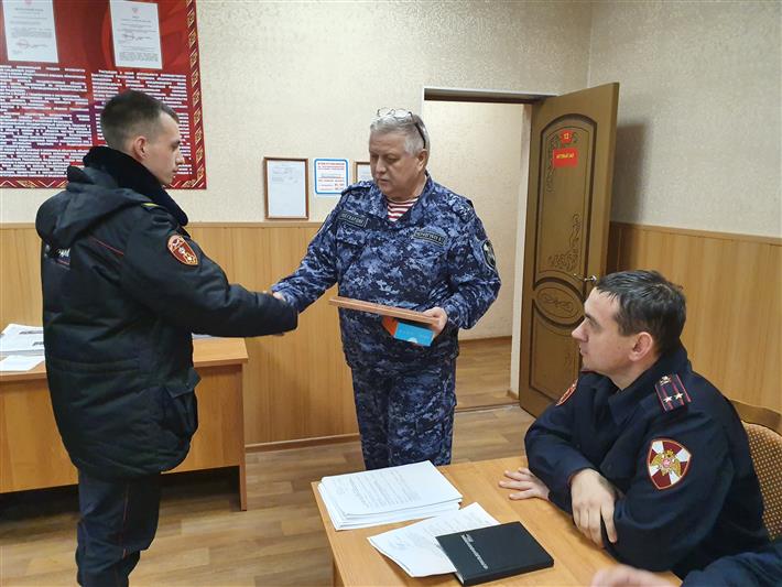 Жительница Иванова поблагодарила росгвардейца, который обнаружил её угнанный автомобиль