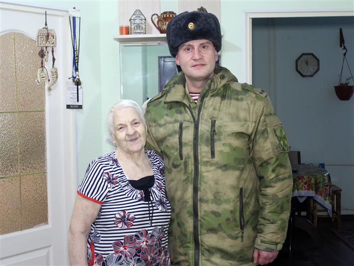Начальник Управления Росгвардии по Ненецкому автономному округу поздравил с наступающим Новым годом ветеранов Великой Отечественной войны