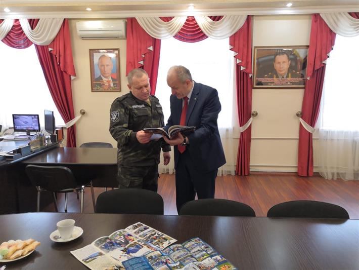 В кабардино-балкарском управлении Росгвардии подвели итоги сотрудничества с молодежным клубом Русского географического общества «Альтаир»