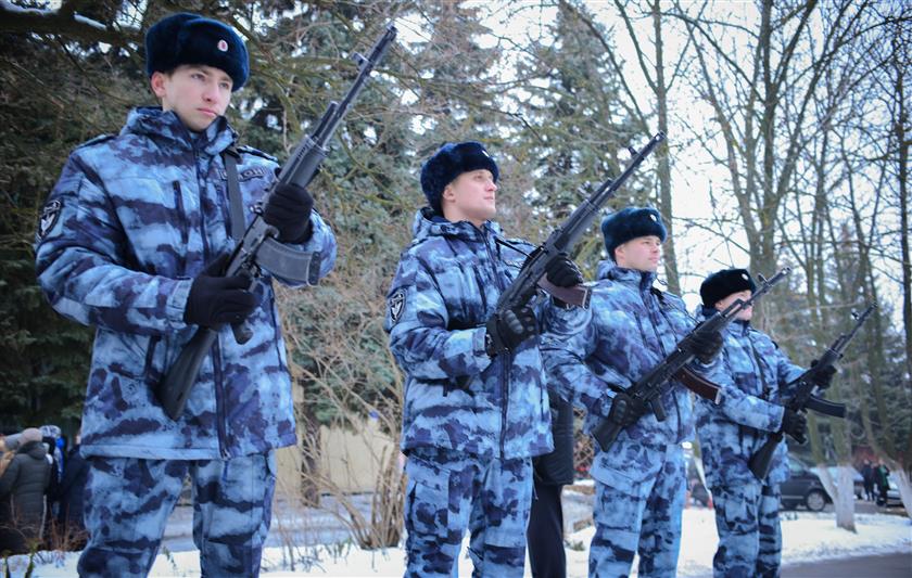 В Пензе открыли мемориальную доску героически погибшему воину правопорядка Павлу Петрачкову (видео)