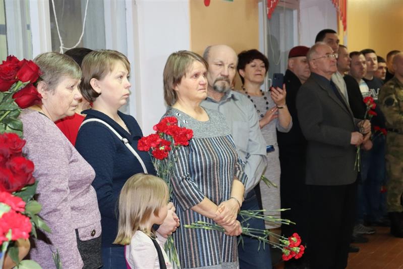В Северодвинске установили именную доску в память о погибшем воине правопорядка