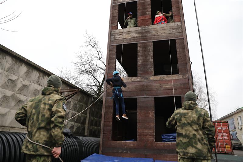 Росгвардия провела спортивный праздник для молодежи ко Дню Героев Отечества