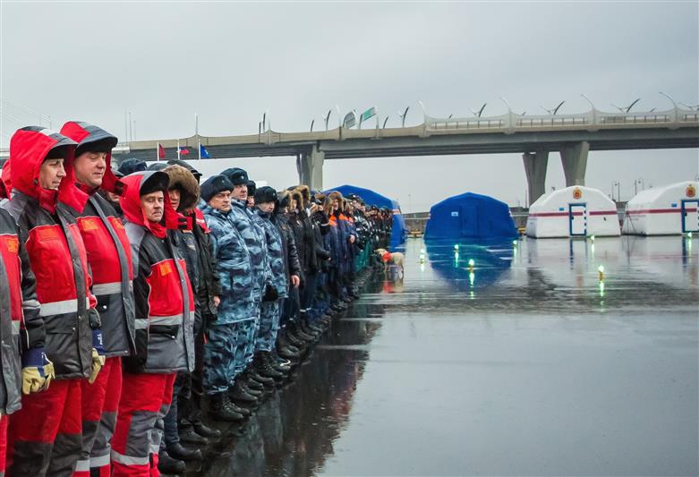 Сотрудники роты на катерах ОМОН приняли участие в общегородском смотре спасательных служб Санкт-Петербурга