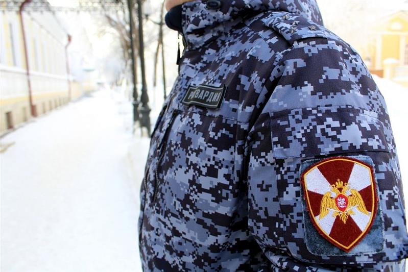 Саратовские росгвардейцы помогли вернуться домой 91-летней пенсионерке