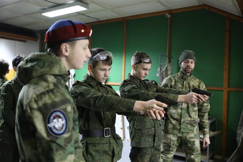 Росгвардия провела спортивный праздник для молодежи ко Дню Героев Отечества