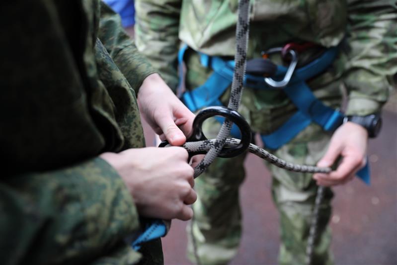 Росгвардия провела спортивный праздник для молодежи ко Дню Героев Отечества