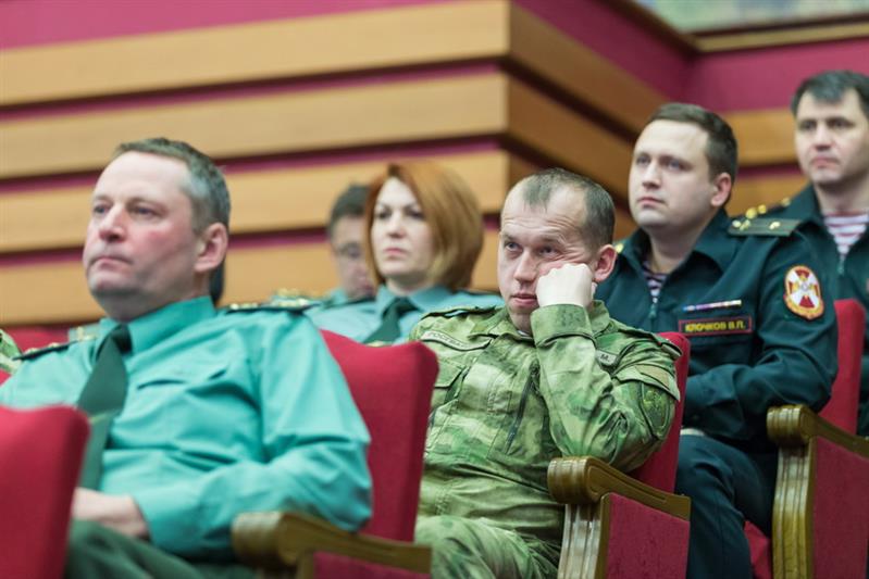 В Росгвардии состоялась встреча с легендарным хоккеистом Юрием Ляпкиным