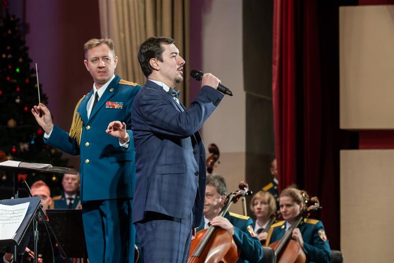 Образцово-показательный оркестр Росгвардии выступил с Новогодним концертом в центральном аппарате ведомства