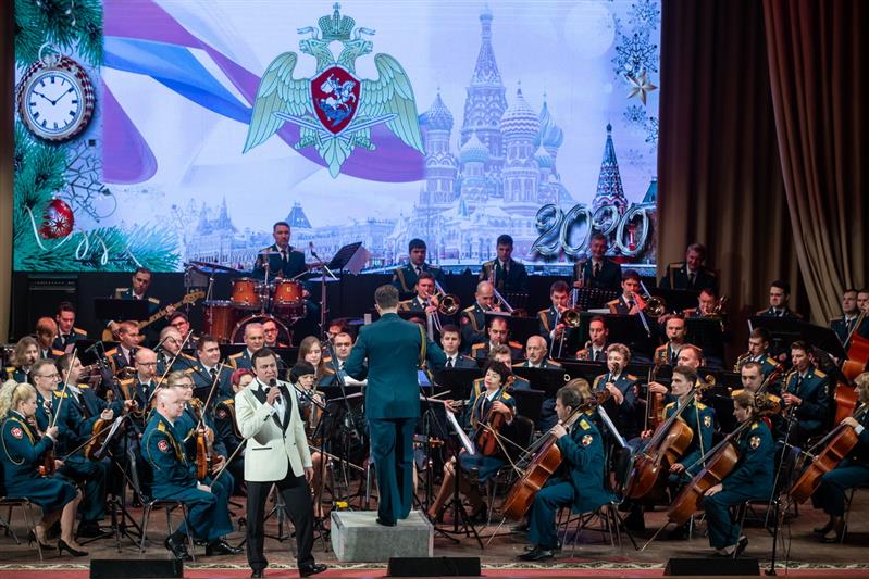 Образцово-показательный оркестр Росгвардии выступил с Новогодним концертом в центральном аппарате ведомства