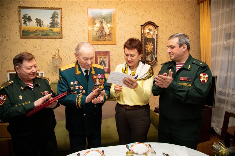 Первый командующий Приволжским округом войск правопорядка отметил 95-летие