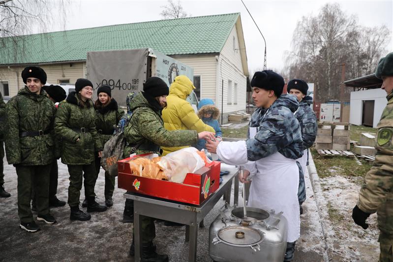 Росгвардия провела спортивный праздник для молодежи ко Дню Героев Отечества