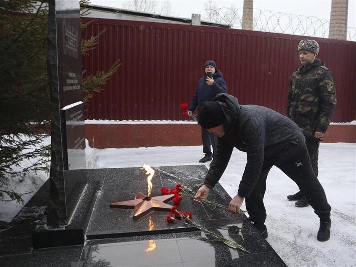 Чемпион мира по боксу Денис Лебедев поделился спортивным опытом с офицерами красноярского СОБР (видео)