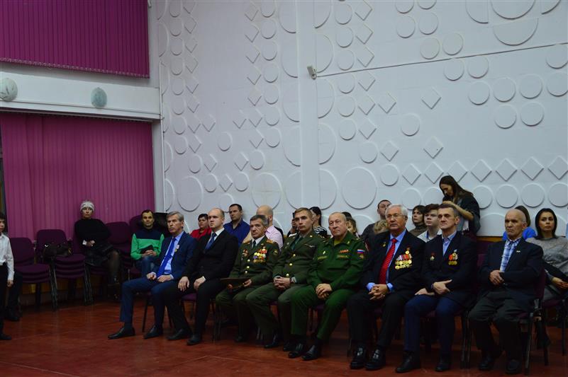Военнослужащие Росгвардии приняли участие в церемонии посвящения сыктывкарских школьников в юнармейцы