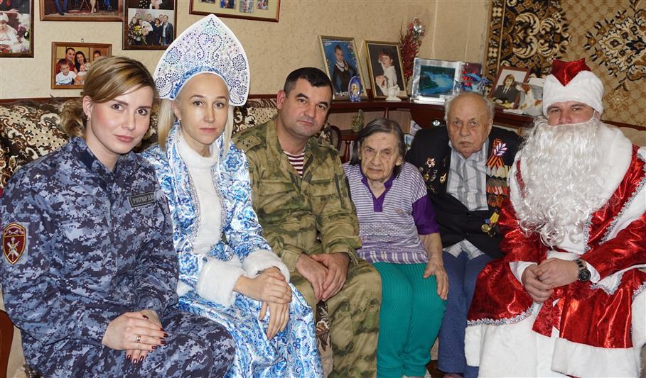 В канун Нового года липецкие росгвардейцы навестили ветерана Великой Отечественной войны