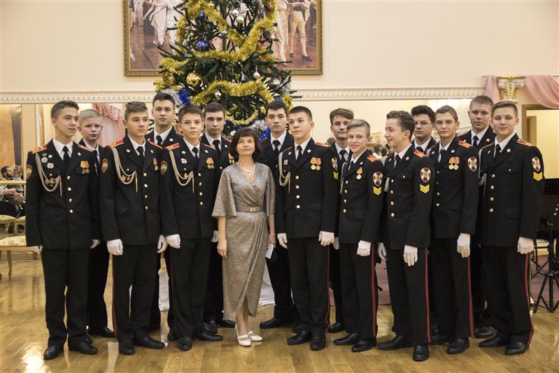 Эстафету новогодних балов в МПКУ им. М.А. Шолохова приняли кадеты-восьмиклассники