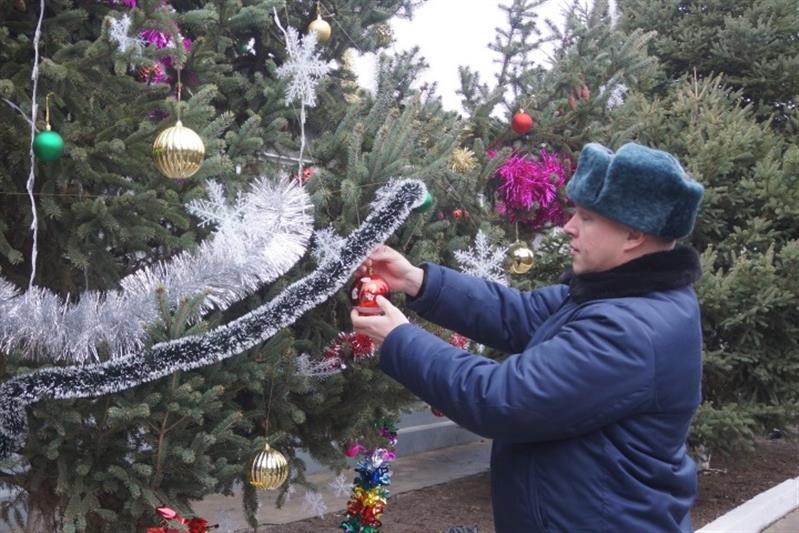 В Объединенной группировке войск (сил) на Северном Кавказе состоялся конкурс новогодних елок