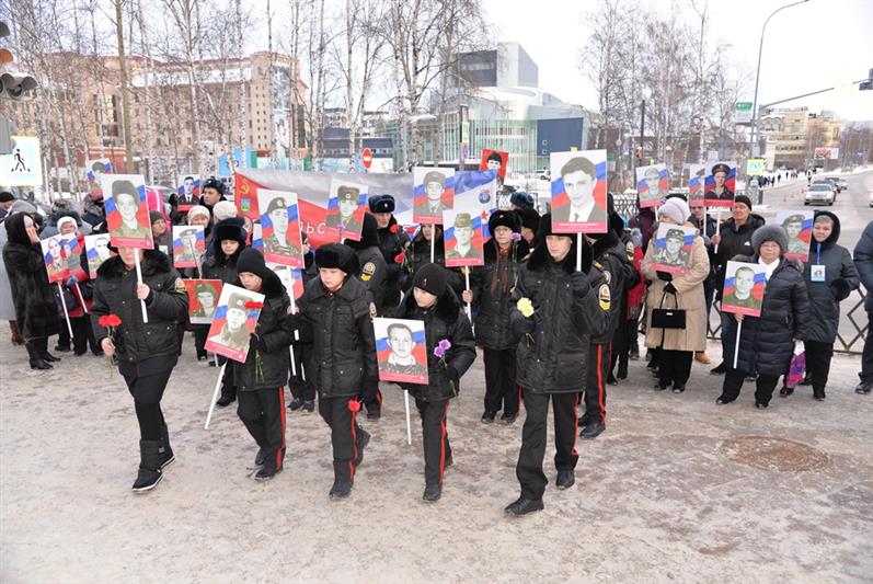   В Югре сотрудники Росгвардии приняли участие в шествии «Батальона отважных»(видео)