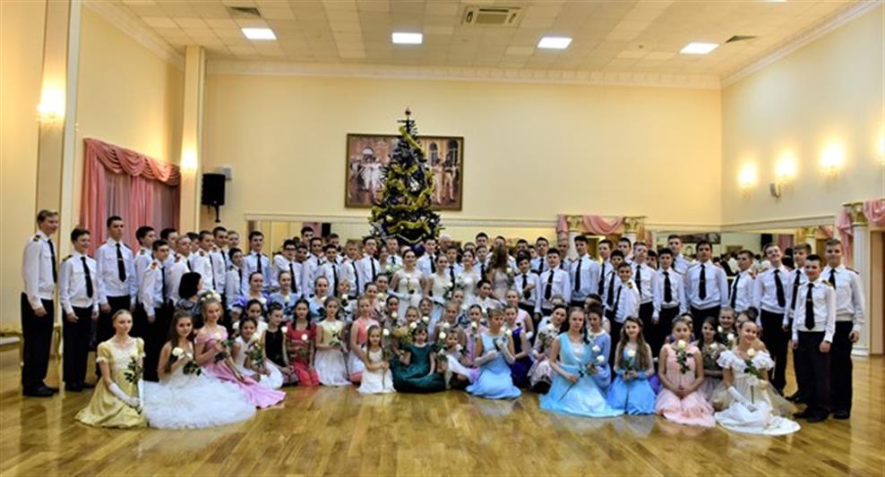 Кадеты 7-х классов МПКУ им. М.А. Шолохова приняли участие в новогоднем бале