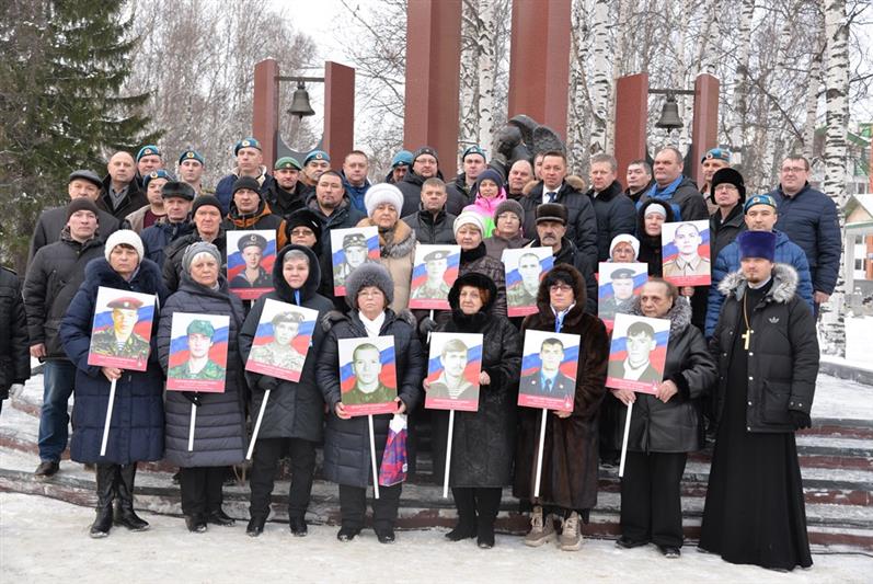   В Югре сотрудники Росгвардии приняли участие в шествии «Батальона отважных»(видео)
