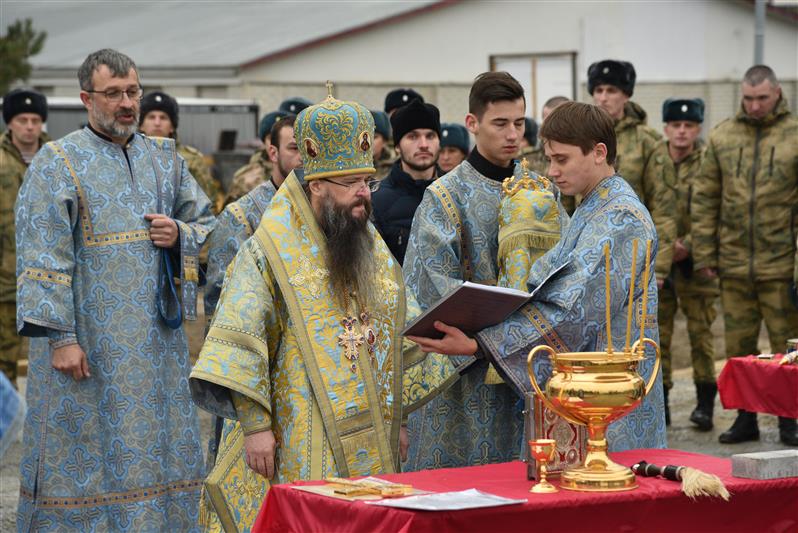 В Грозном состоялась церемония освящения закладного камня и водружения креста на месте строительства нового войскового храма (видео)