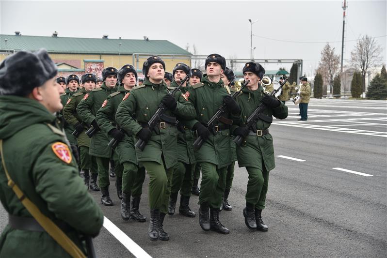 В Грозном новобранцы Росгвардии торжественно присягнули на верность Отечеству