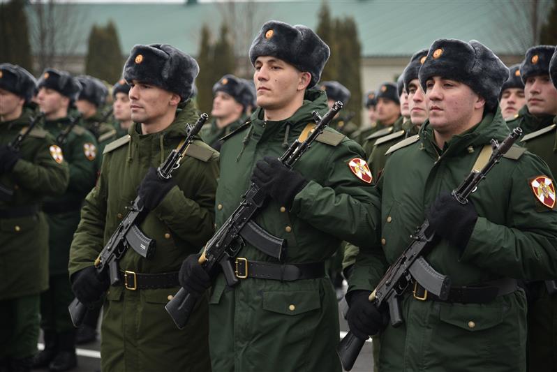 В Грозном новобранцы Росгвардии торжественно присягнули на верность Отечеству