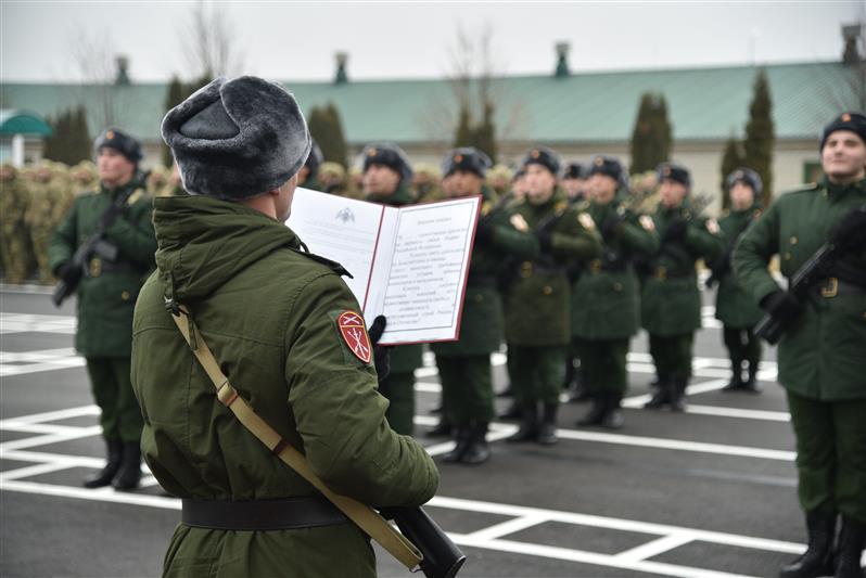 В Грозном новобранцы Росгвардии торжественно присягнули на верность Отечеству
