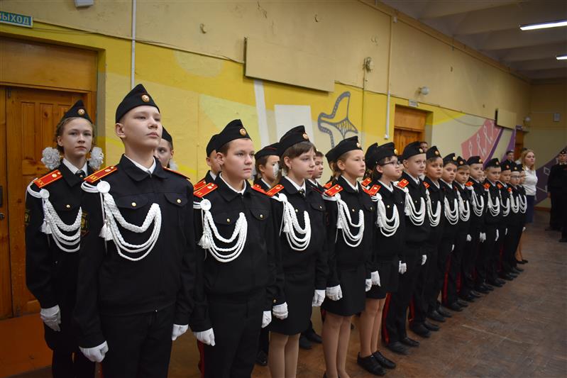 Офицеры Росгвардии поздравили сыктывкарских школьников с посвящением в кадеты