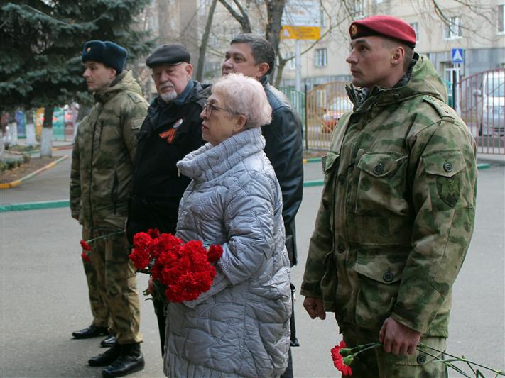 В Ставрополе представители Росгвардии приняли участие в митинге памяти Героя России Владимира Нургалиева