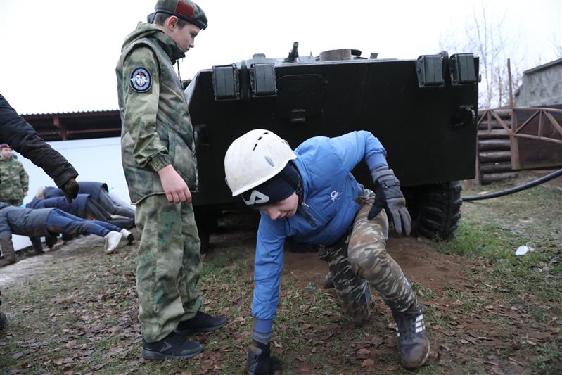 Росгвардия провела спортивный праздник для молодежи ко Дню Героев Отечества