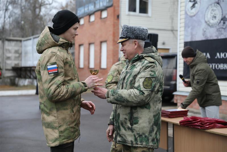 Росгвардия провела спортивный праздник для молодежи ко Дню Героев Отечества