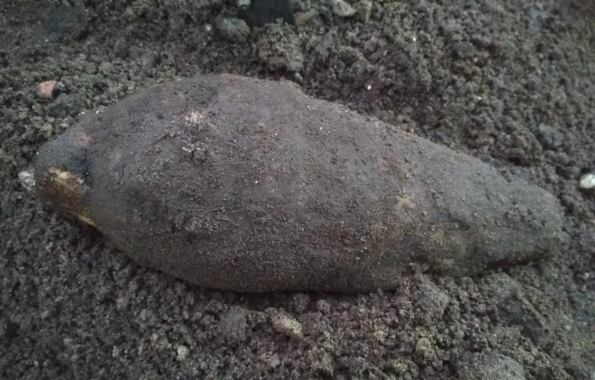 В Петербурге взрывотехники ОМОН обследовали предмет, похожий на снаряд времён войны