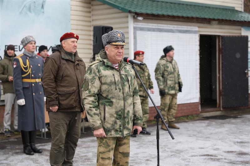 Росгвардия провела спортивный праздник для молодежи ко Дню Героев Отечества