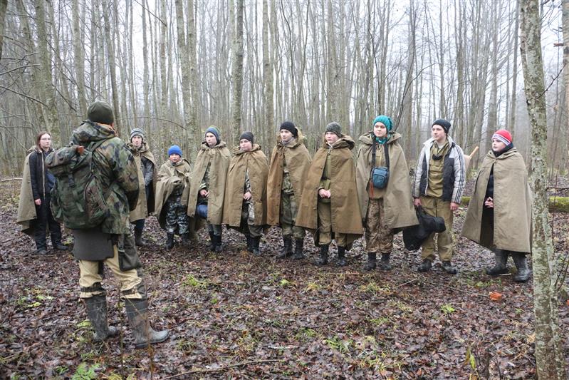 Офицер новгородского СОБР принял участие в организации полевого выхода для ребят из военно-патриотического клуба