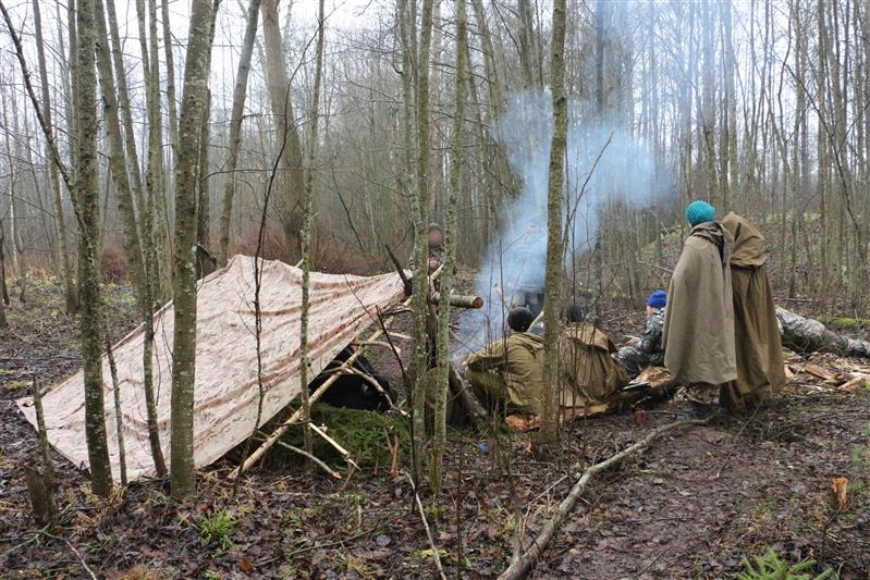 Офицер новгородского СОБР принял участие в организации полевого выхода для ребят из военно-патриотического клуба