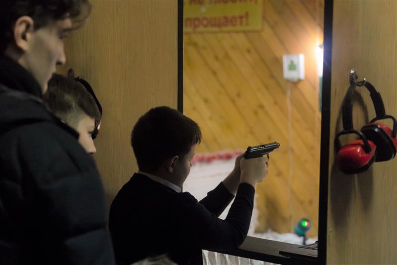 Дети военнослужащих и сотрудников Центрального округа  Росгвардии побывали на новогодней ёлке командующего 