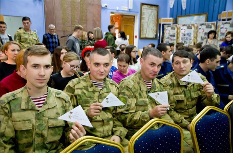 Росгвардия провела патриотические акции в формате встречи поколений в Астрахани 