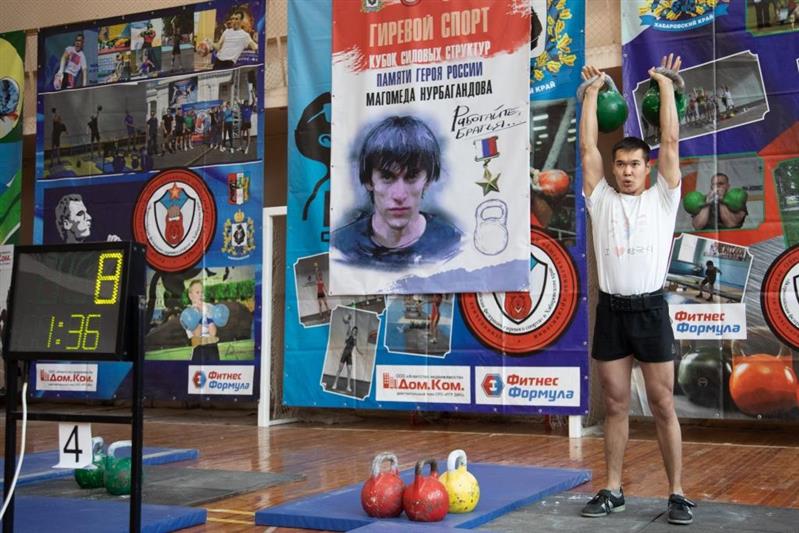 Сотрудница Росгвардии завоевала «серебро» краевого турнира по гиревому спорту в Хабаровске