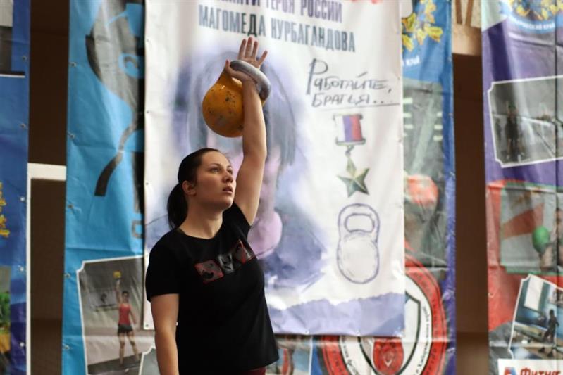 Сотрудница Росгвардии завоевала «серебро» краевого турнира по гиревому спорту в Хабаровске