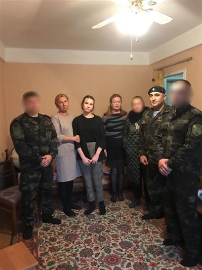 Офицеры махачкалинского СОБР навестили семьи погибших коллег – Героев России